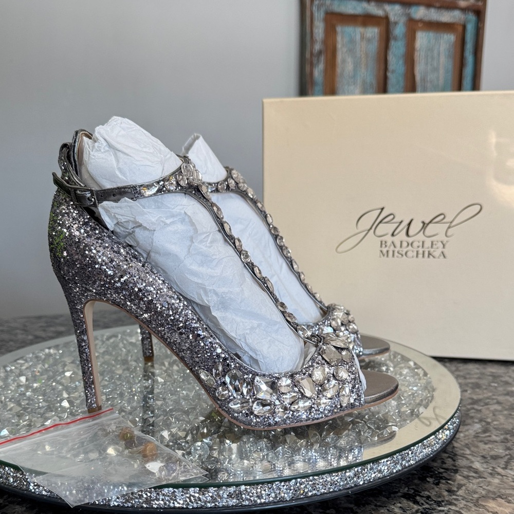 Badgley Mischka Silver Crystal T‑Strap Glitter Heels NEW 8.5